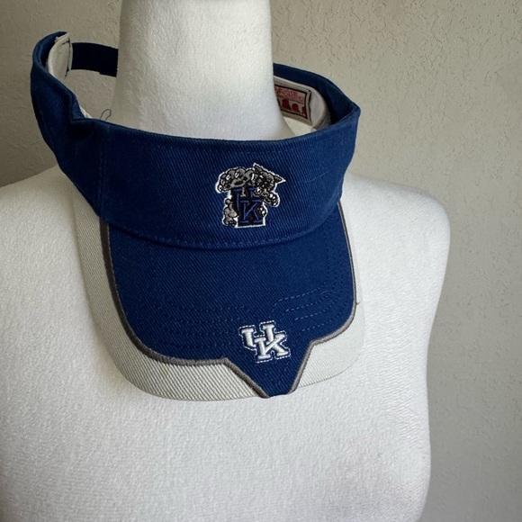 Vintage Homecoming By Captivating Kentucky Wildcats Visor Blue White Adjustable - Picture 1 of 6